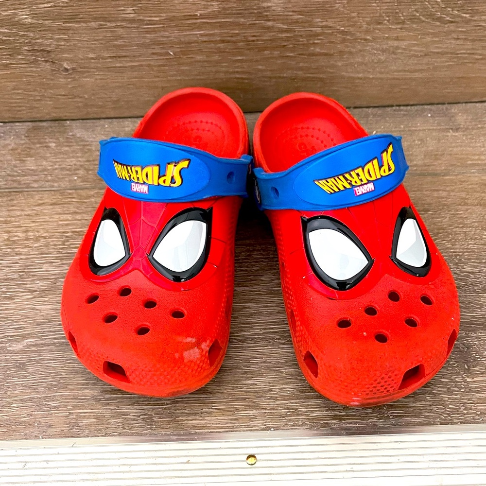 Crocs Spider-Man kids size 11